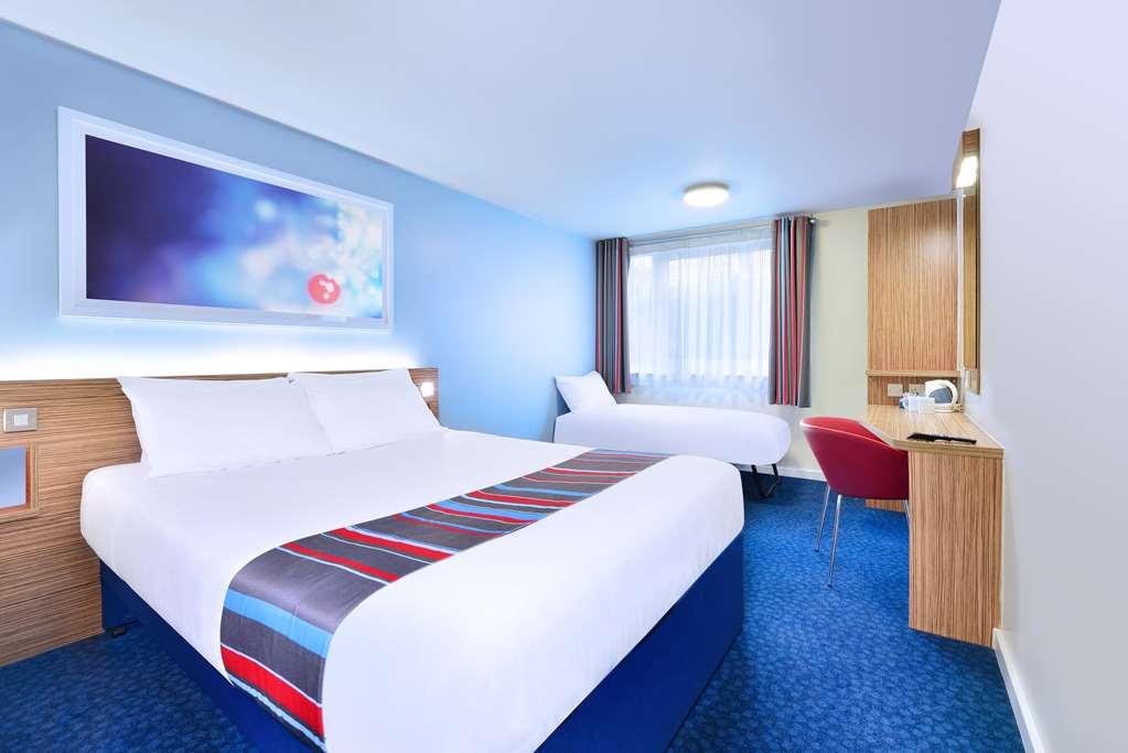 Travelodge Caerphilly Szoba fotó