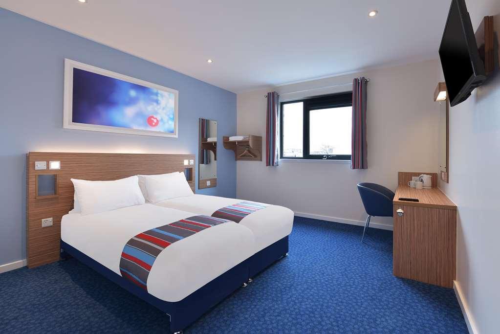 Travelodge Caerphilly Szoba fotó
