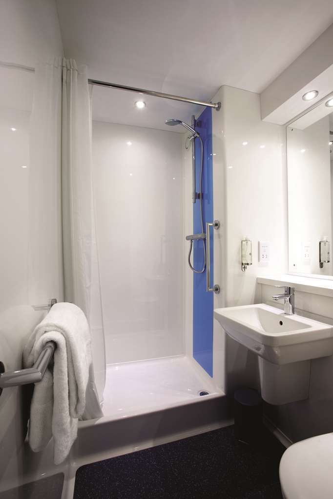 Travelodge Caerphilly Szoba fotó